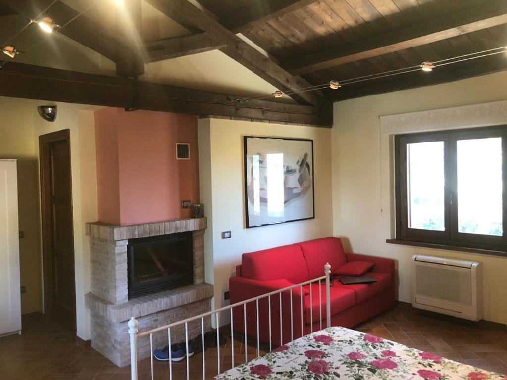 Casa Vacanze La Foresteria Озимо Экстерьер фото